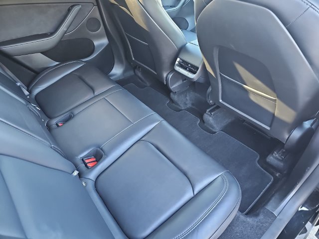 Used 2025 Tesla Model Y Long Range AWD/4WD image 13