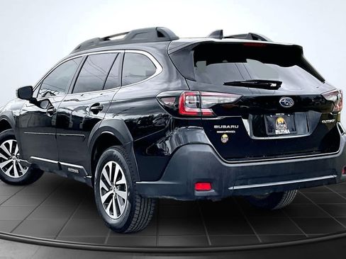 Used 2024 Subaru Outback Premium AWD/4WD image 4
