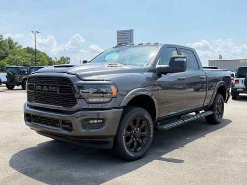 Used 2024 RAM 3500 Limited AWD/4WD image 3