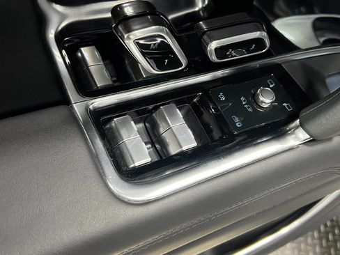 Used 2024 Land Rover Range Rover SE image 17