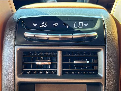 Used 2024 Cadillac XT5 Premium Luxury w/ Technology Package FWD image 27