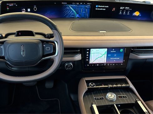 Used 2025 Lincoln Navigator L Black Label image 16