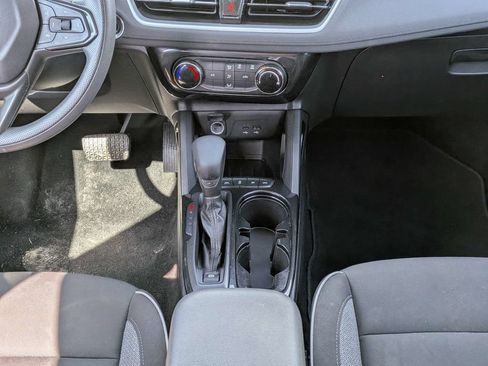 Used 2025 Chevrolet TrailBlazer LT AWD/4WD image 18