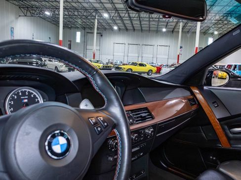 Used 2006 BMW M5 RWD image 13