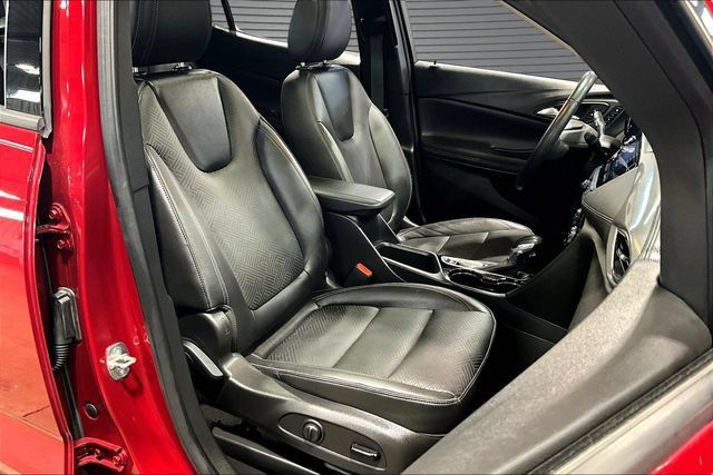 Used 2020 Buick Encore GX Essence w/ Experience Buick Package FWD image 26