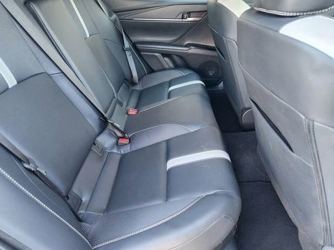 Used 2025 Toyota Camry XLE image 32