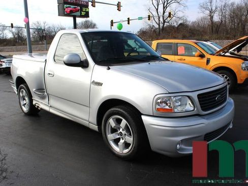 Used 2004 Ford F150 Lightning image 1