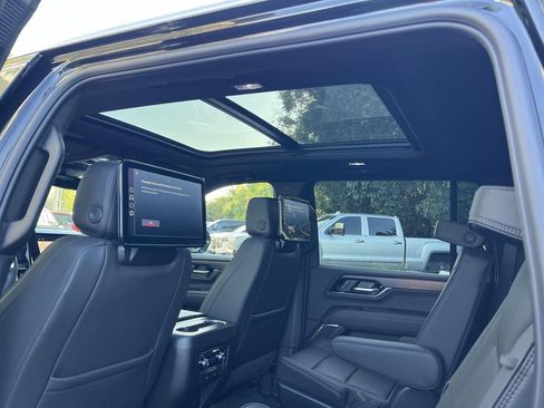 New 2026 GMC Yukon XL Denali w/ Denali Reserve Package AWD/4WD image 28