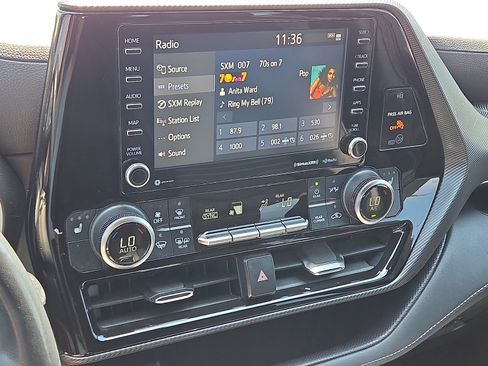 Used 2021 Toyota Highlander XSE FWD image 18