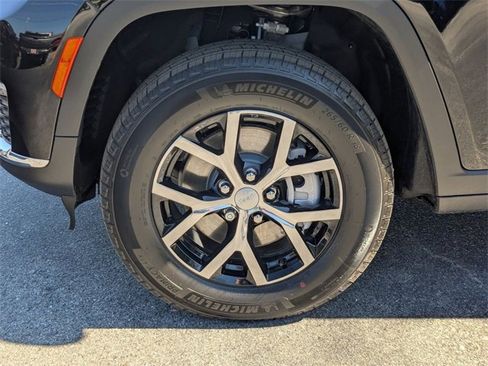 New 2025 Jeep Grand Cherokee L Limited image 9