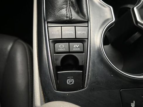 Used 2018 Toyota Camry XLE w/ Audio Package FWD image 31