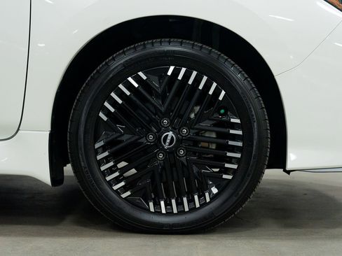 Used 2025 Nissan Leaf SV Plus image 12