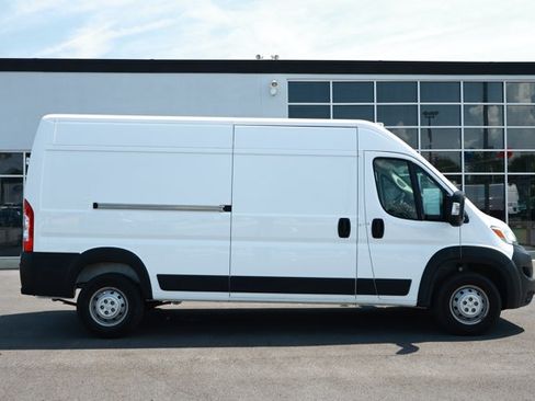 Used 2023 RAM ProMaster 2500 FWD image 4