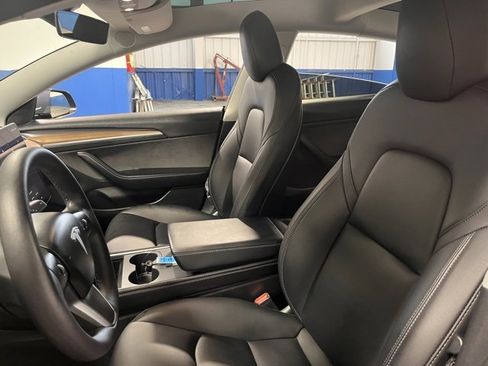 Used 2023 Tesla Model 3 Performance image 22