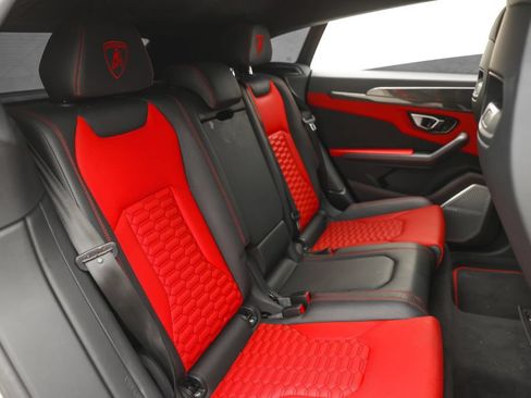 Used 2020 Lamborghini Urus AWD/4WD image 30