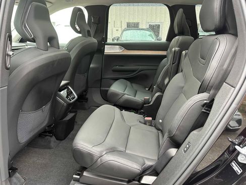 New 2025 Volvo EX90 Ultra w/ Protection Package Premier image 15