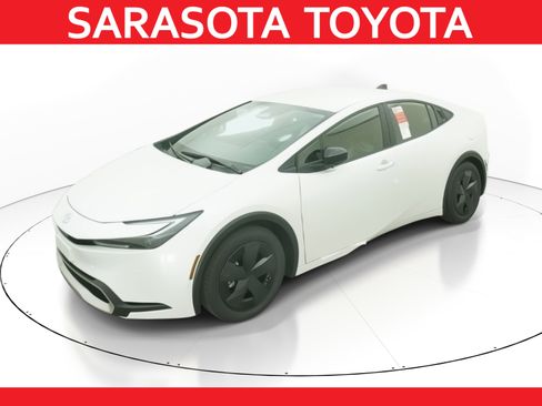 New 2026 Toyota Prius SE image 1