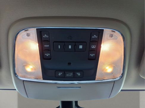 Used 2014 Jeep Grand Cherokee Limited w/ Luxury Group II AWD/4WD image 25