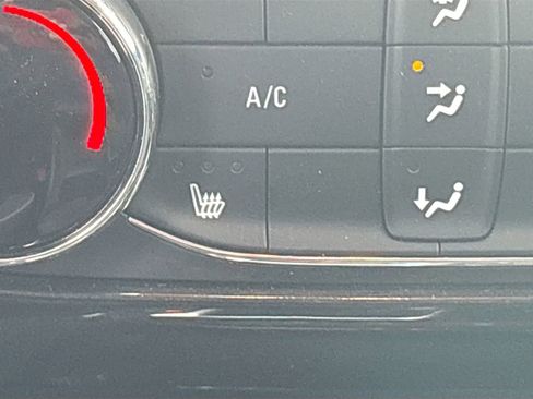 Used 2024 Chevrolet TrailBlazer LT w/ LT Cold Weather Package image 19