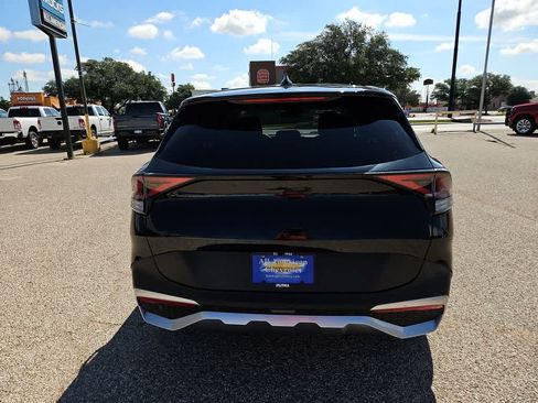 Used 2023 Kia Sportage LX FWD image 7
