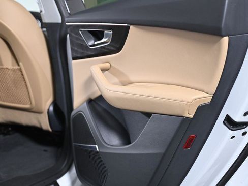 Used 2023 Audi Q8 Premium Plus image 30