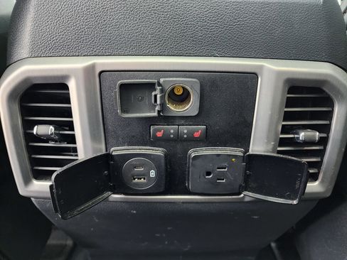 Used 2022 Ford F350 Platinum image 45