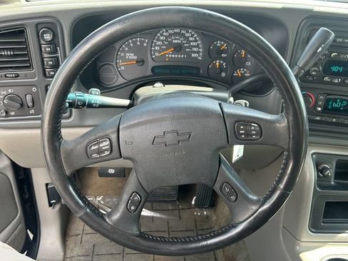 Used 2005 Chevrolet Tahoe Z71 w/ Preferred Equipment Group AWD/4WD image 15