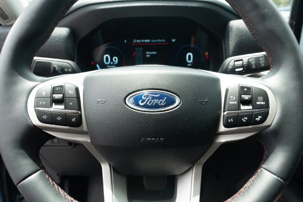 Used 2025 Ford Explorer Active RWD image 22