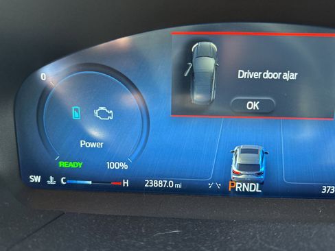 Used 2023 Ford Escape Platinum w/ Premium Technology Package image 4