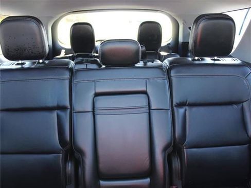 Used 2021 Ford Explorer XLT image 26