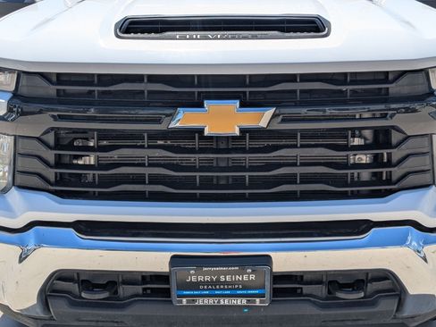 Used 2025 Chevrolet Silverado 3500 W/T w/ WT Convenience Package AWD/4WD image 10