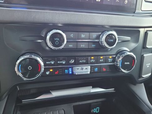 Certified 2024 Ford F250 Platinum image 23