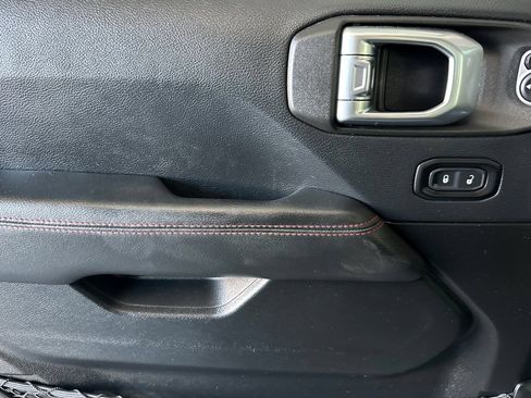 Used 2019 Jeep Wrangler Unlimited Rubicon AWD/4WD image 11