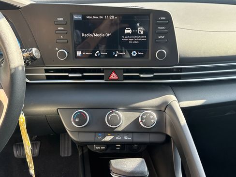 New 2026 Hyundai Elantra SE image 28