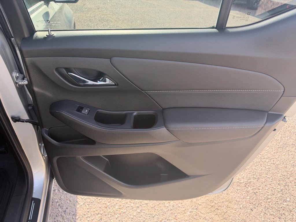 Used 2022 Chevrolet Traverse Premier FWD image 18