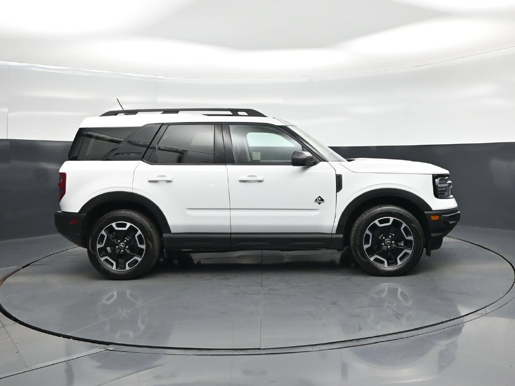 Certified 2023 Ford Bronco Sport Outer Banks w/ Tech Package AWD/4WD image 24