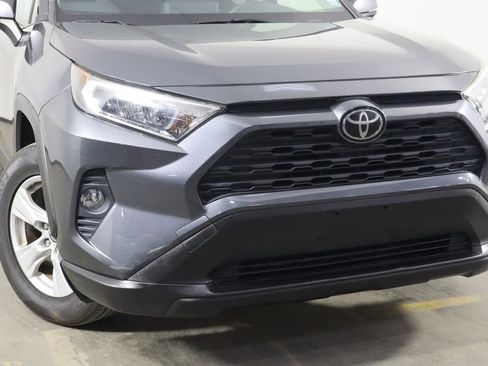 Used 2019 Toyota RAV4 XLE FWD image 45