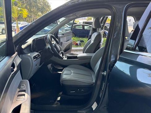 Used 2025 Hyundai Palisade SEL FWD image 16