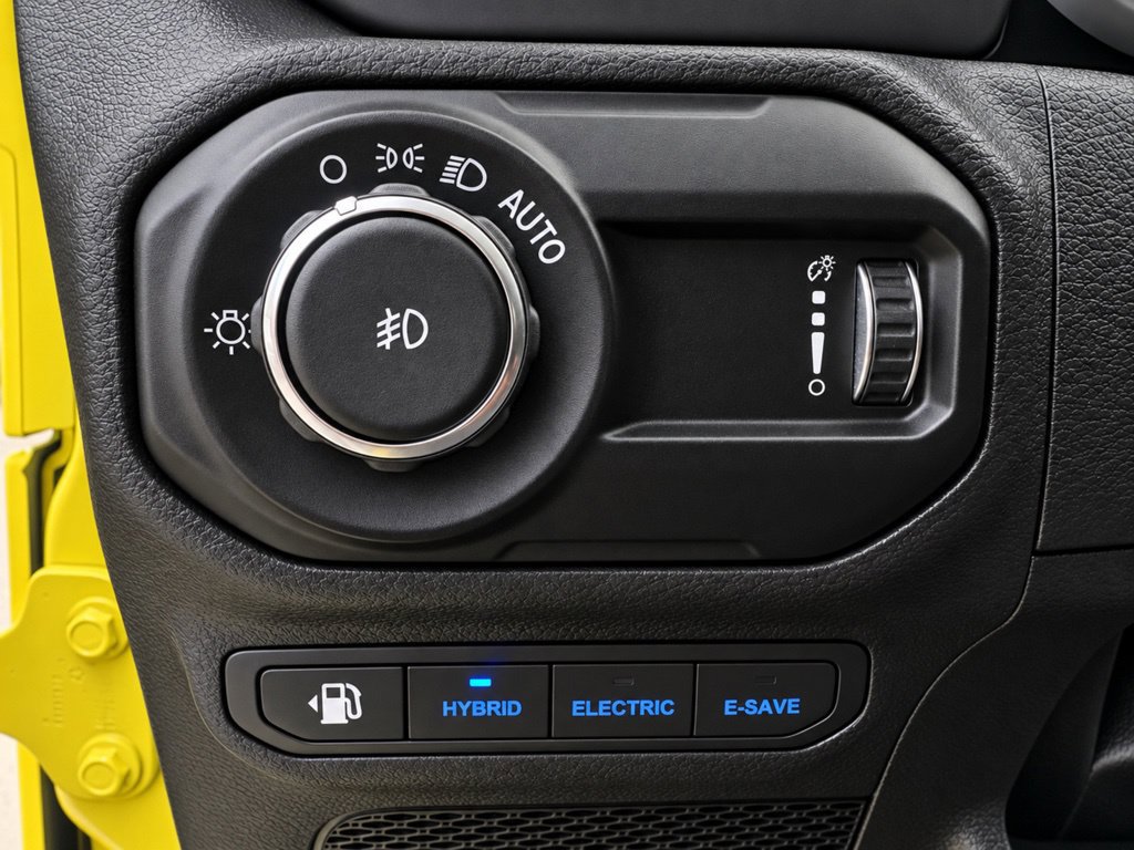 Used 2023 Jeep Wrangler Unlimited w/ Cold Weather Group AWD/4WD image 15