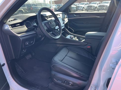 New 2026 Jeep Grand Cherokee L Limited AWD/4WD image 13