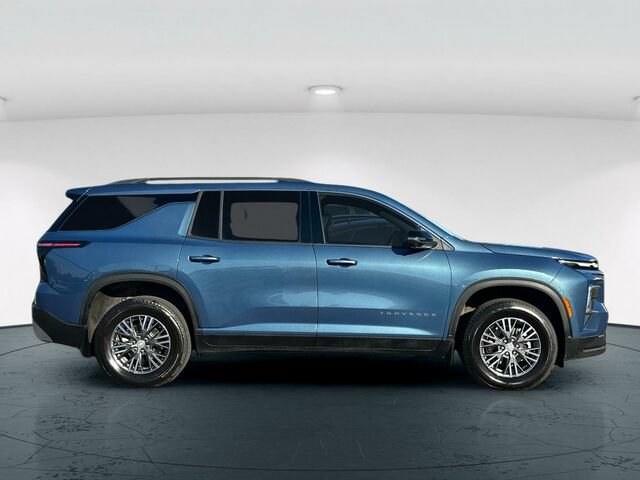 Used 2026 Chevrolet Traverse LT w/ Driver Confidence Package AWD/4WD image 7