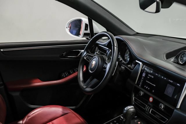Used 2022 Porsche Macan GTS AWD/4WD image 16