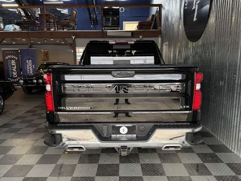 Used 2022 Chevrolet Silverado 1500 LTZ w/ LTZ Premium Package AWD/4WD image 6