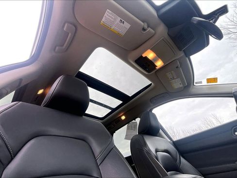 Used 2023 Nissan Pathfinder SL w/ SL Premium Package image 30