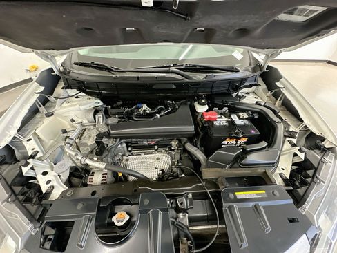 Used 2018 Nissan Rogue S AWD/4WD image 33