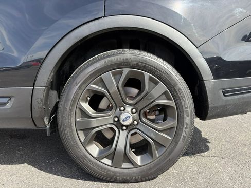 Used 2018 Ford Explorer Sport w/ Equipment Group 401A image 34