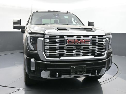Used 2024 GMC Sierra 2500 Denali w/ Denali Reserve Package image 2