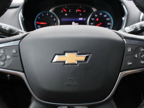 Used 2023 Chevrolet Traverse LT image 21