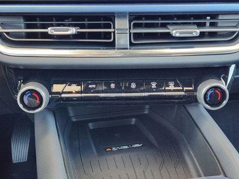 New 2026 Chevrolet Equinox EV LT w/ Convenience Package II FWD image 17