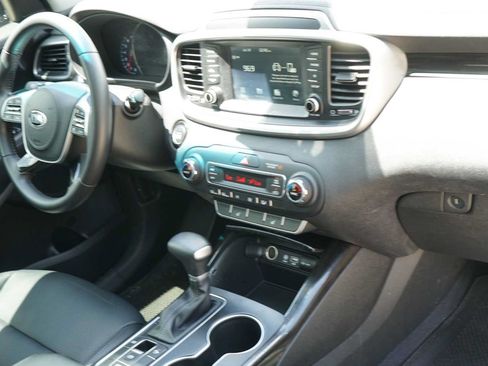 Used 2020 Kia Sorento EX FWD image 25